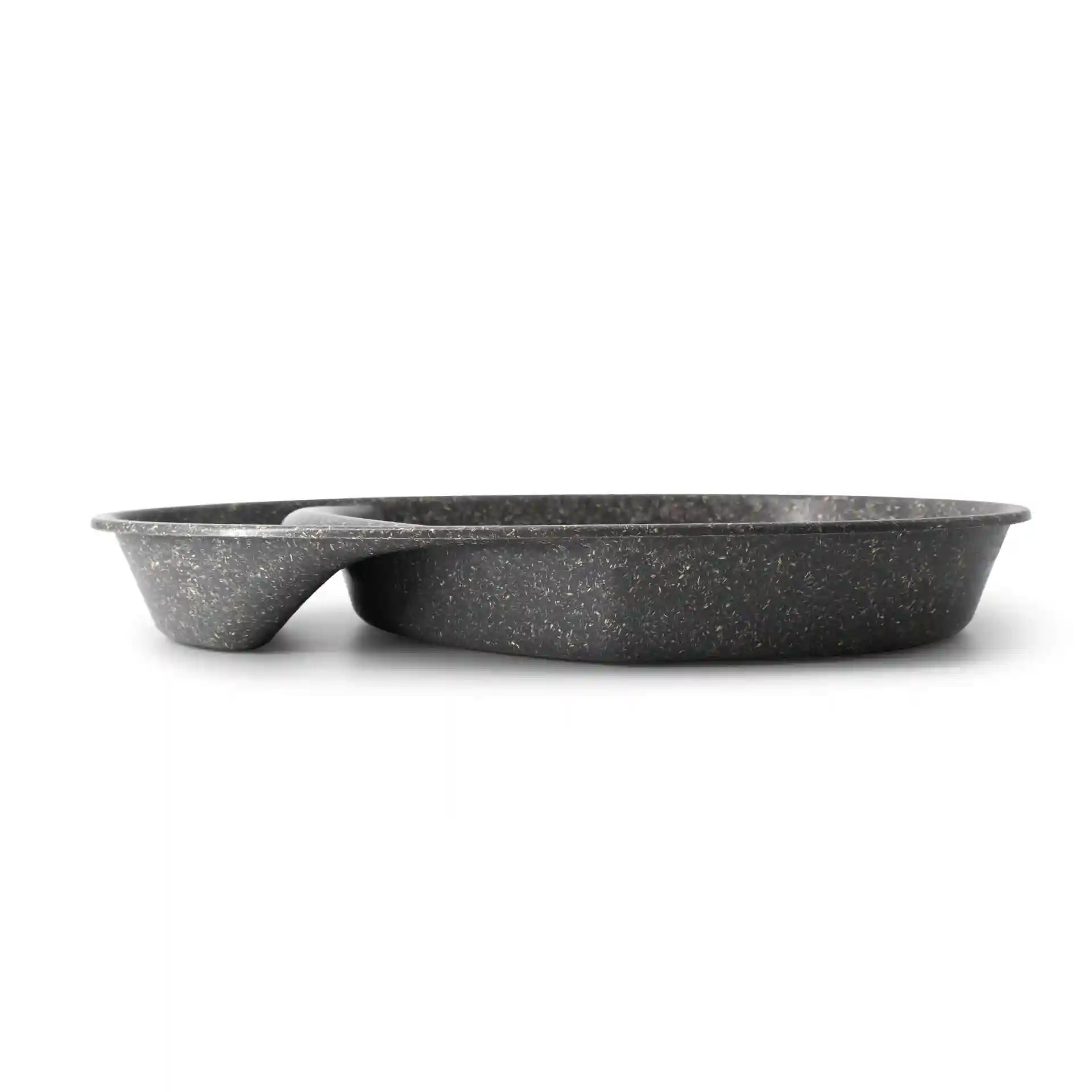Reusable divided plate in grey with two compartments, measuring 27.5 × 20 × 3.5 cm.