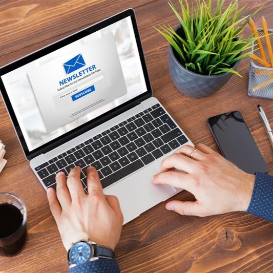 Internettipps_Laptop_Kampagne_416254185 1