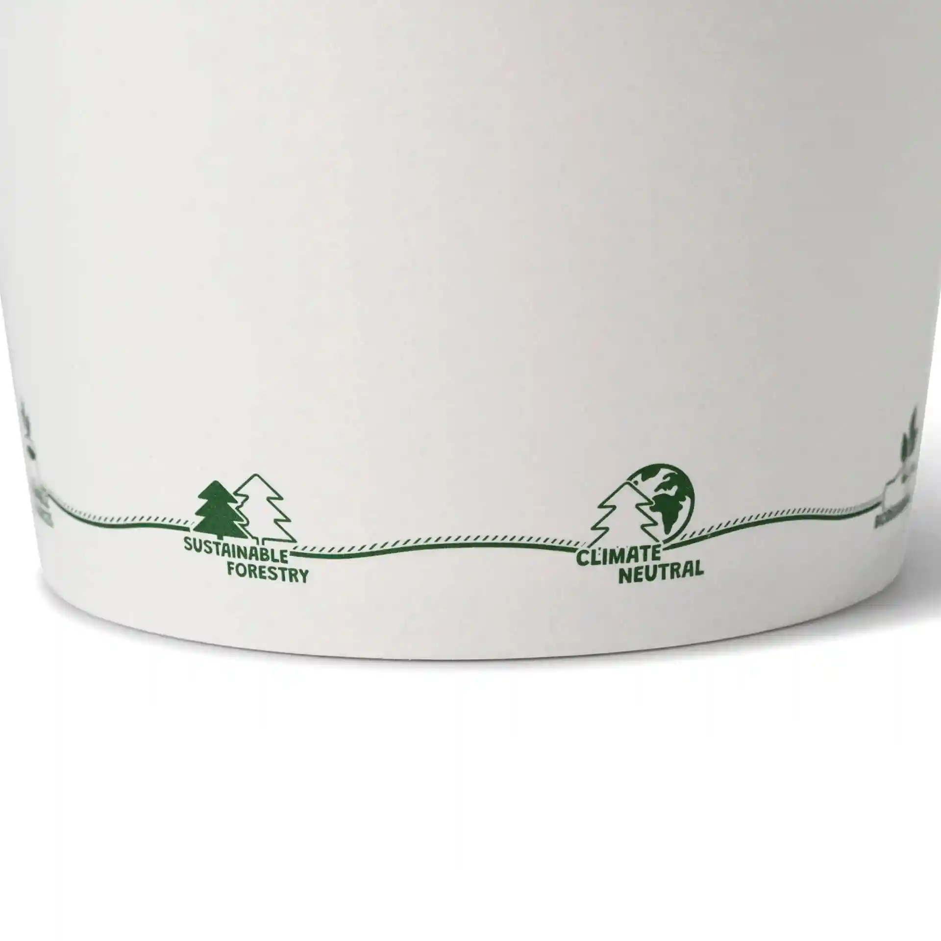 Round cardboard soup container with printed green icons for sustainable forestry and climate neutrality.