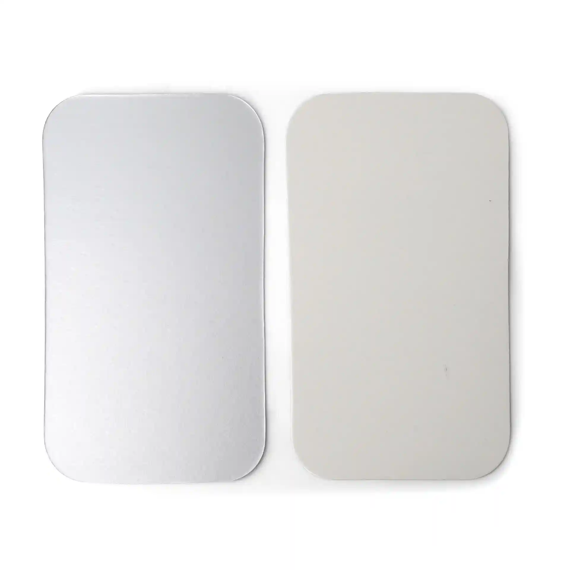 Image of two rectangular lids, one silver and one white, for a 650 ml aluminium container.