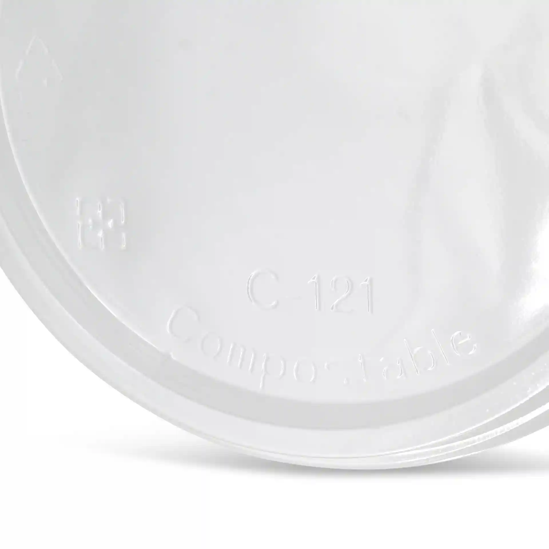 Transparent round lid for deli cups, measuring 121 mm in diameter, with embossed markings including 'C-121'.
