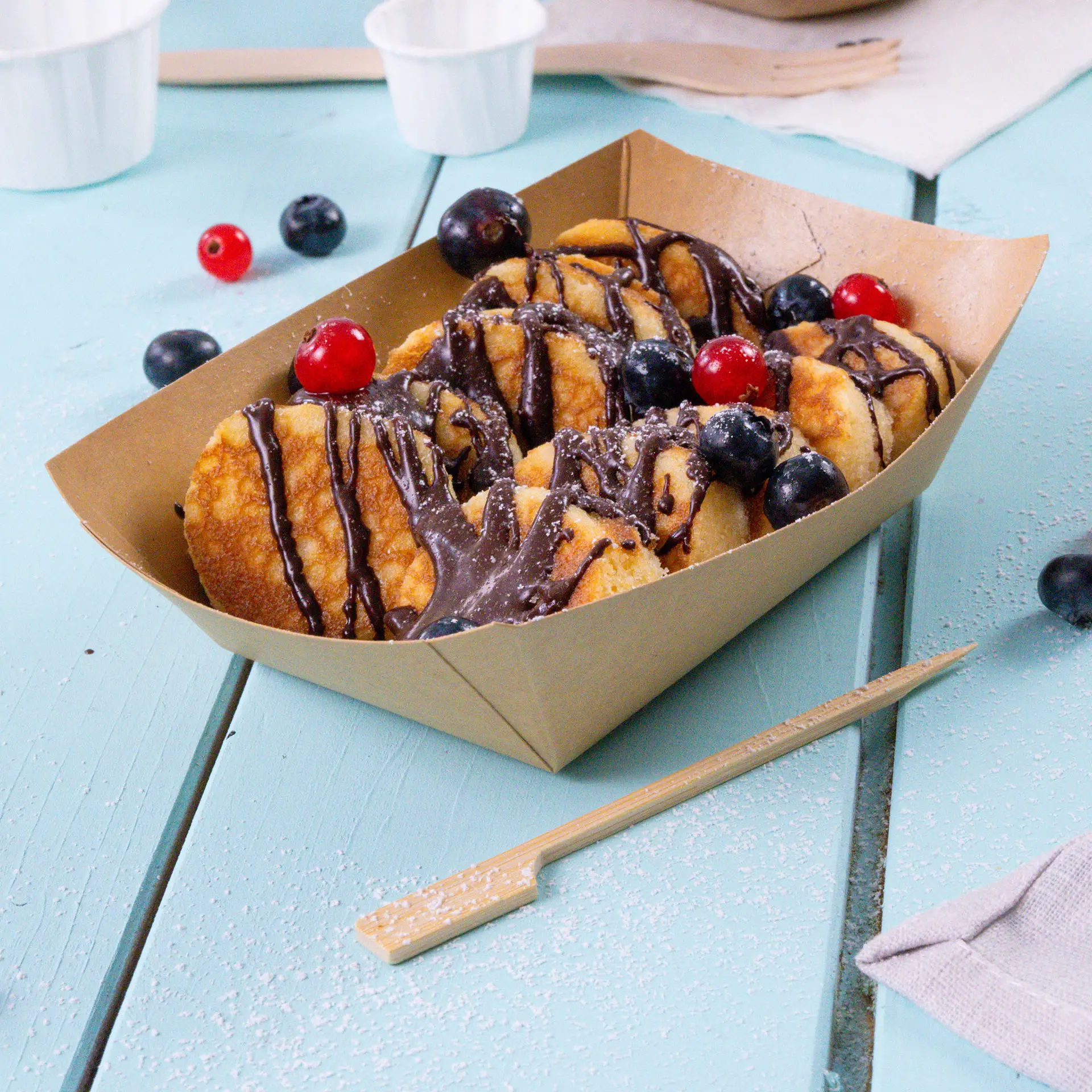Cardboard Snack Tray (coated) 400 ml, 17 x 12,5 x 4 cm, brown