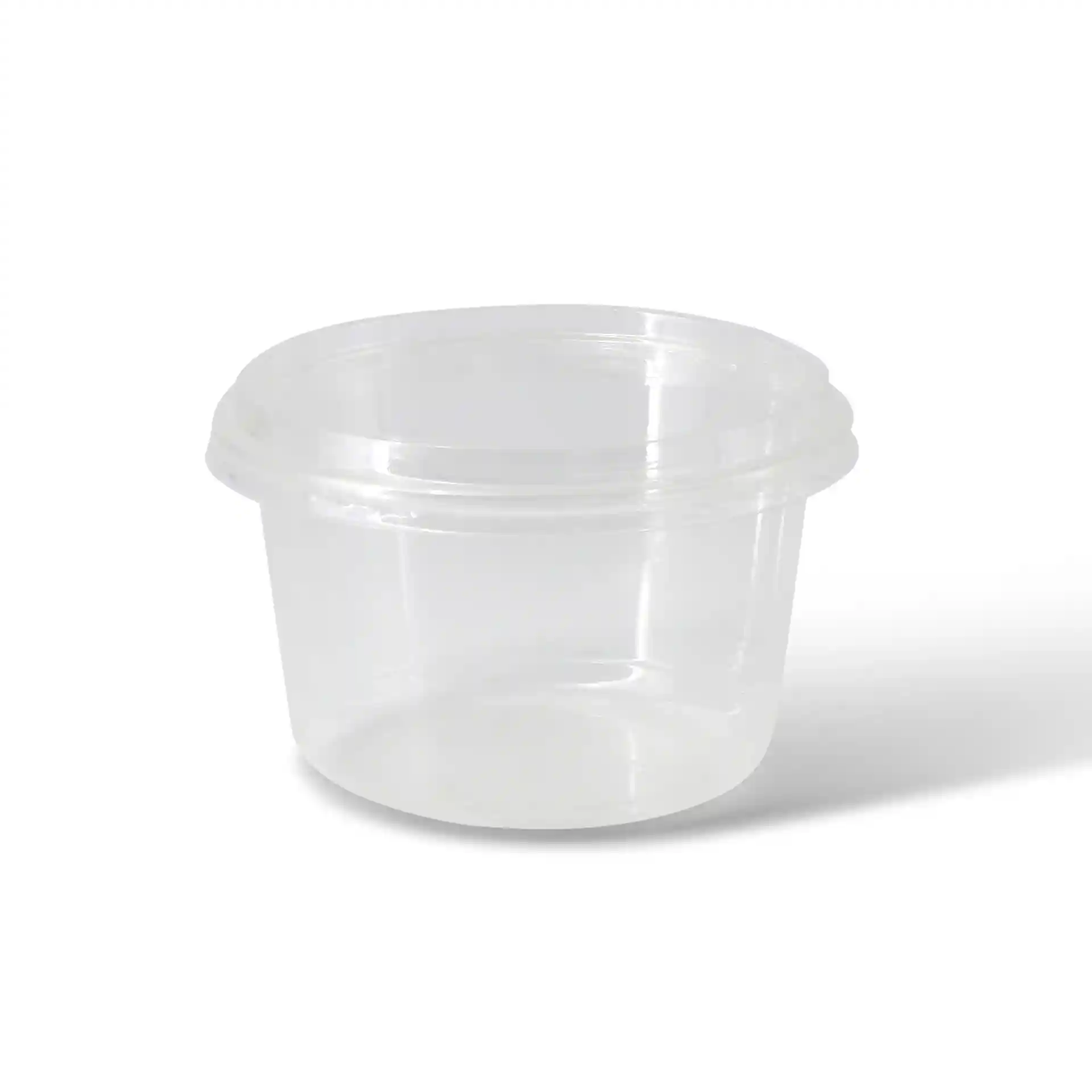 Transparent round deli container with a 500 ml capacity and a diameter of 121 mm.