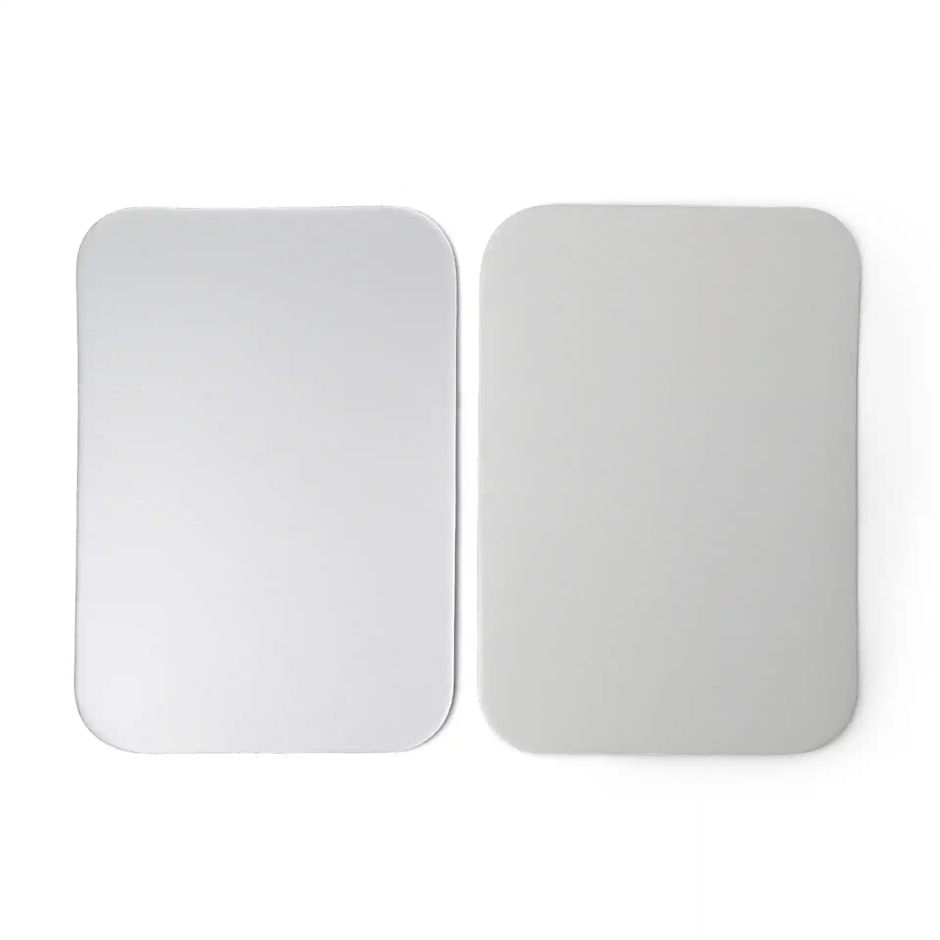 Rectangular aluminium cardboard lids for 845 ml containers, one with a smooth surface and the other with a matte finish.