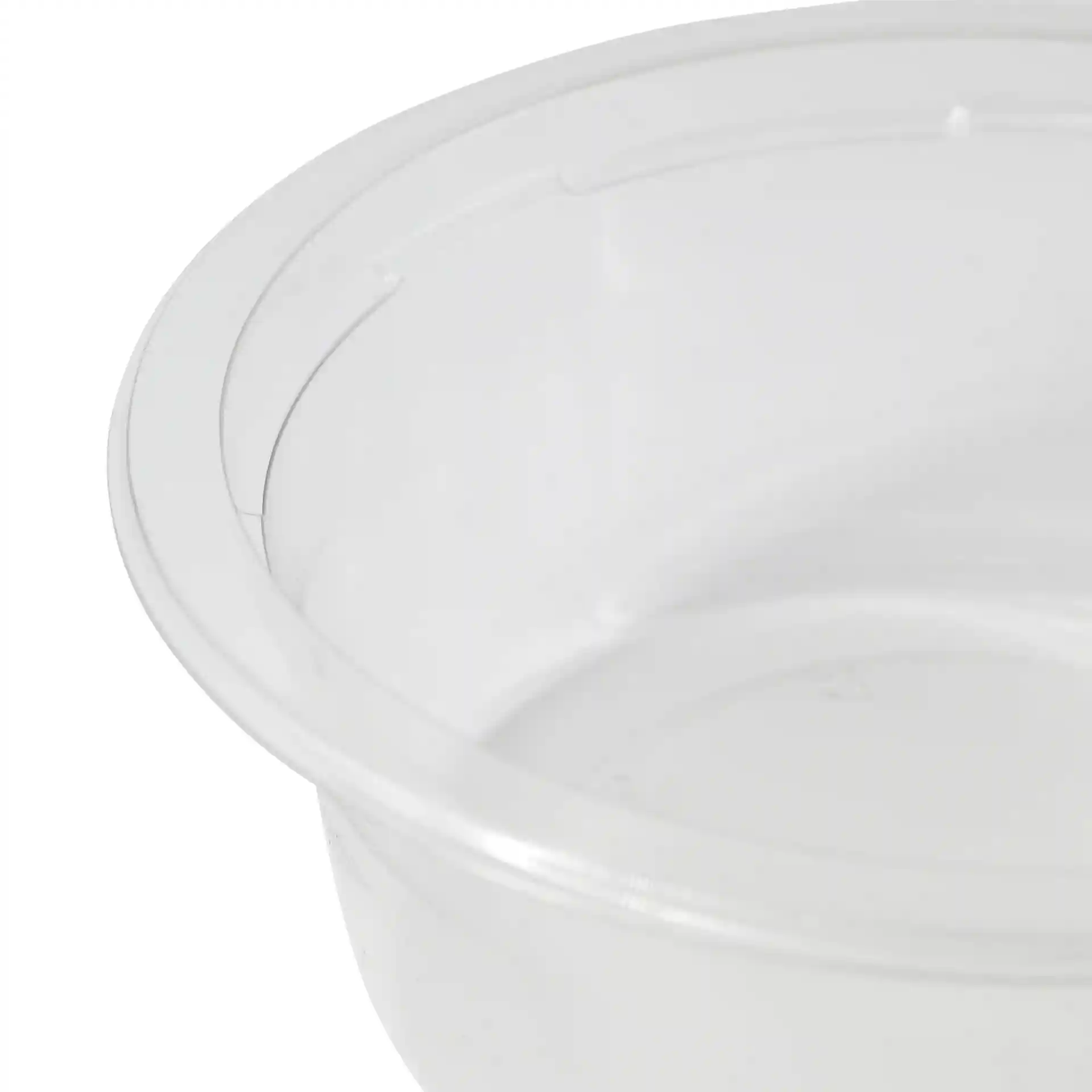 Transparent round rPET deli pot with a diameter of 123 mm and a height of 60 mm.