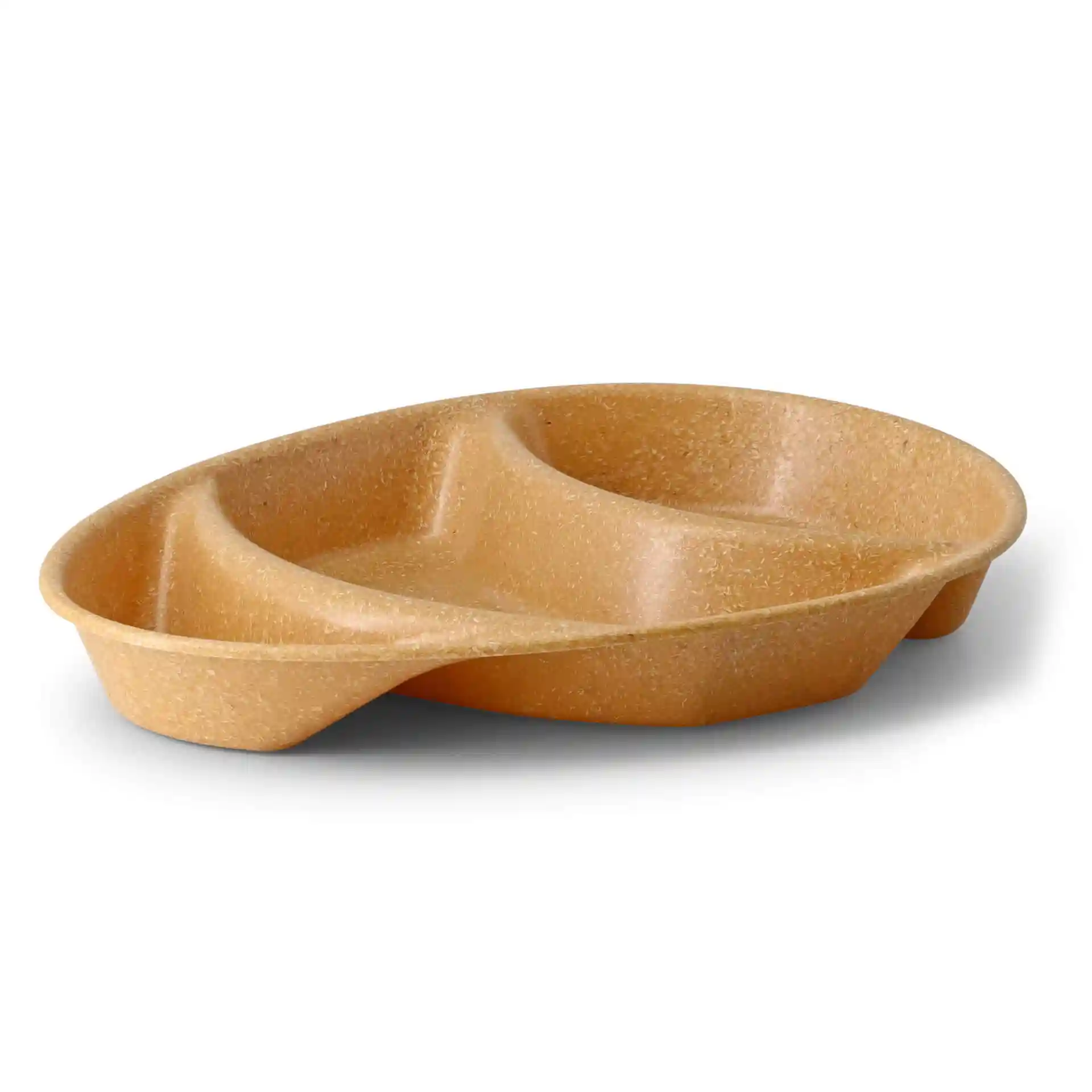 Brown reusable menu plate with three compartments, teardrop shape, measuring 27.5 x 20 x 3.5 cm.