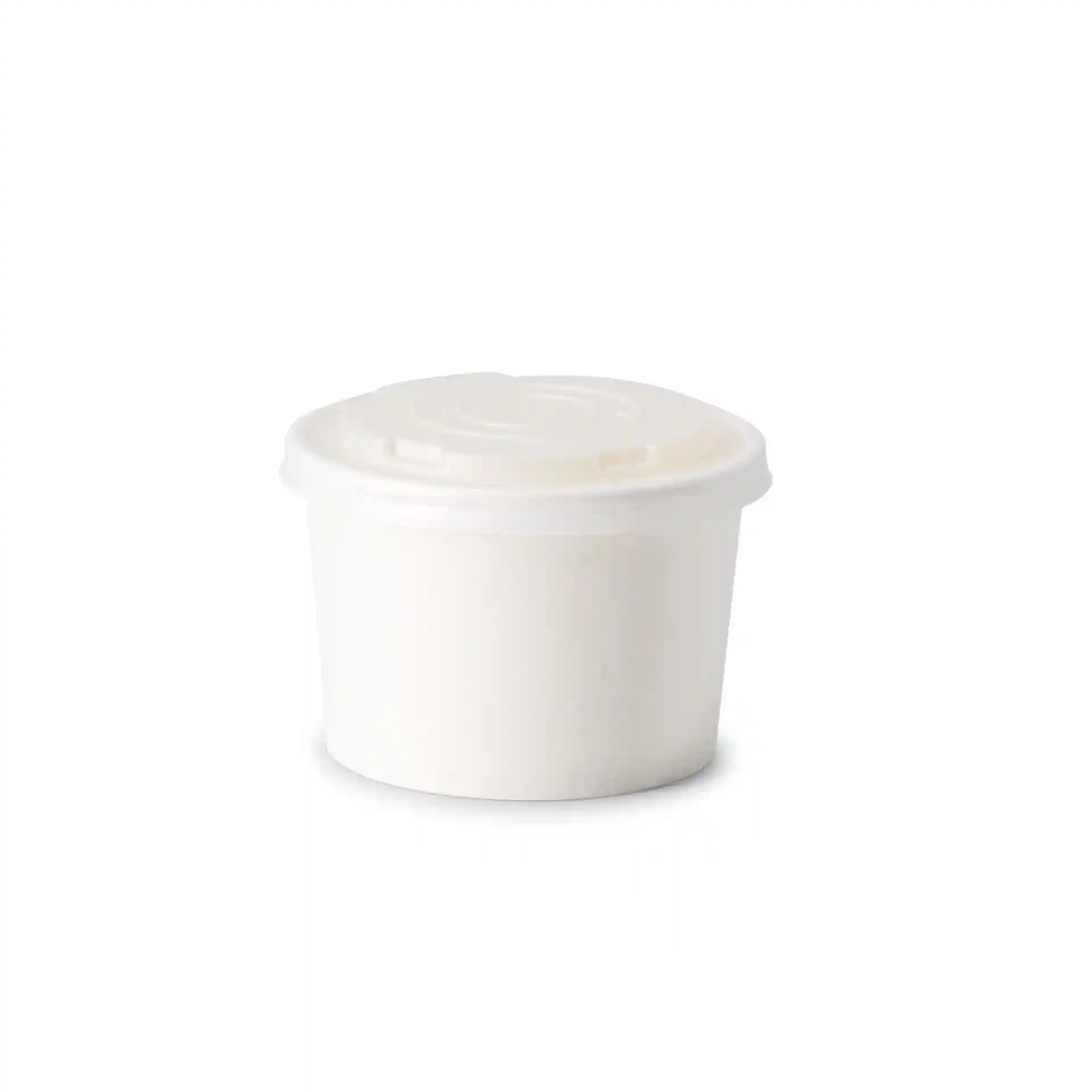 White round cup with a flat lid, made of CPLA, diameter of 92 mm.