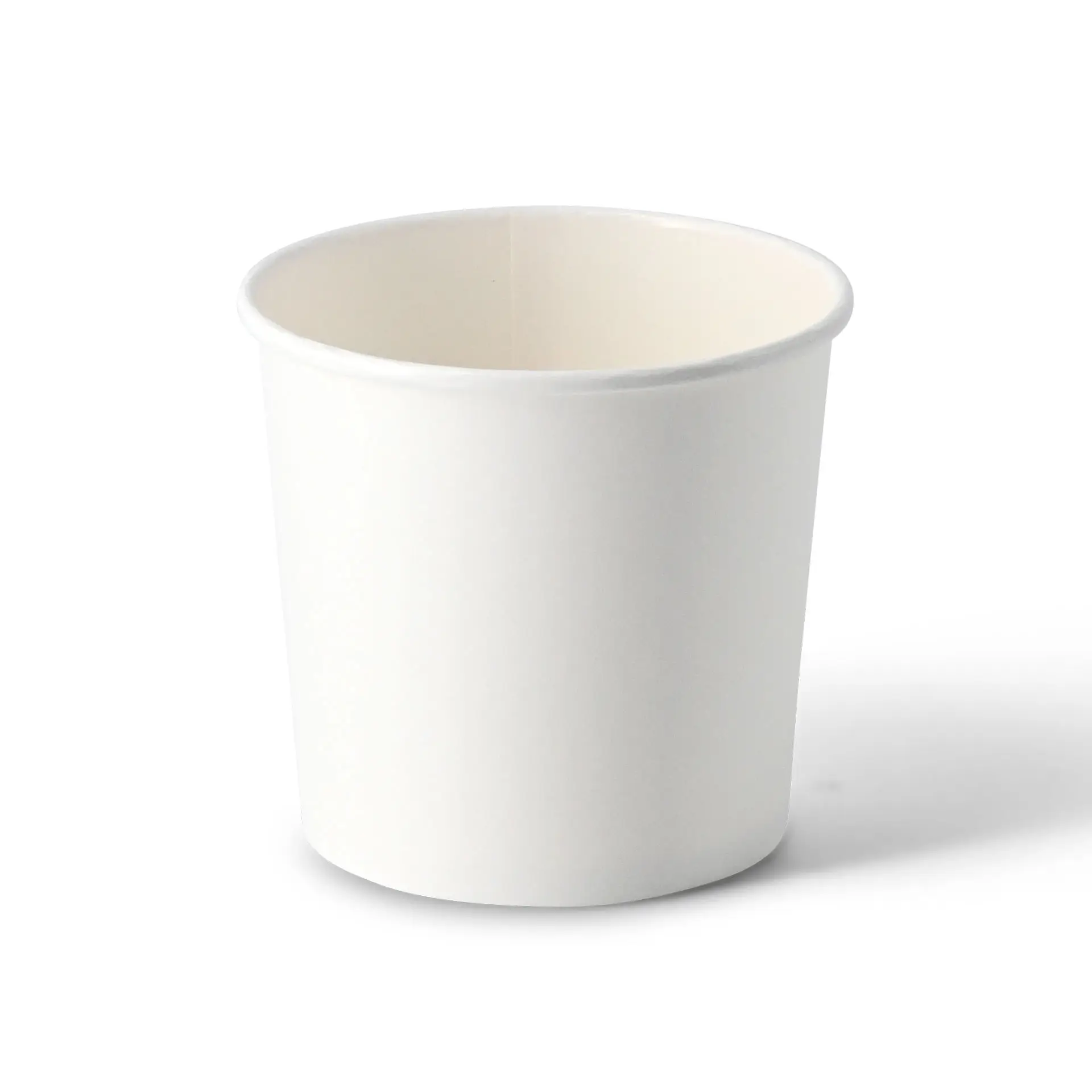 White biodegradable soup cup made of cardboard, 16 oz, with a PLA coating, suitable for hot and cold foods.