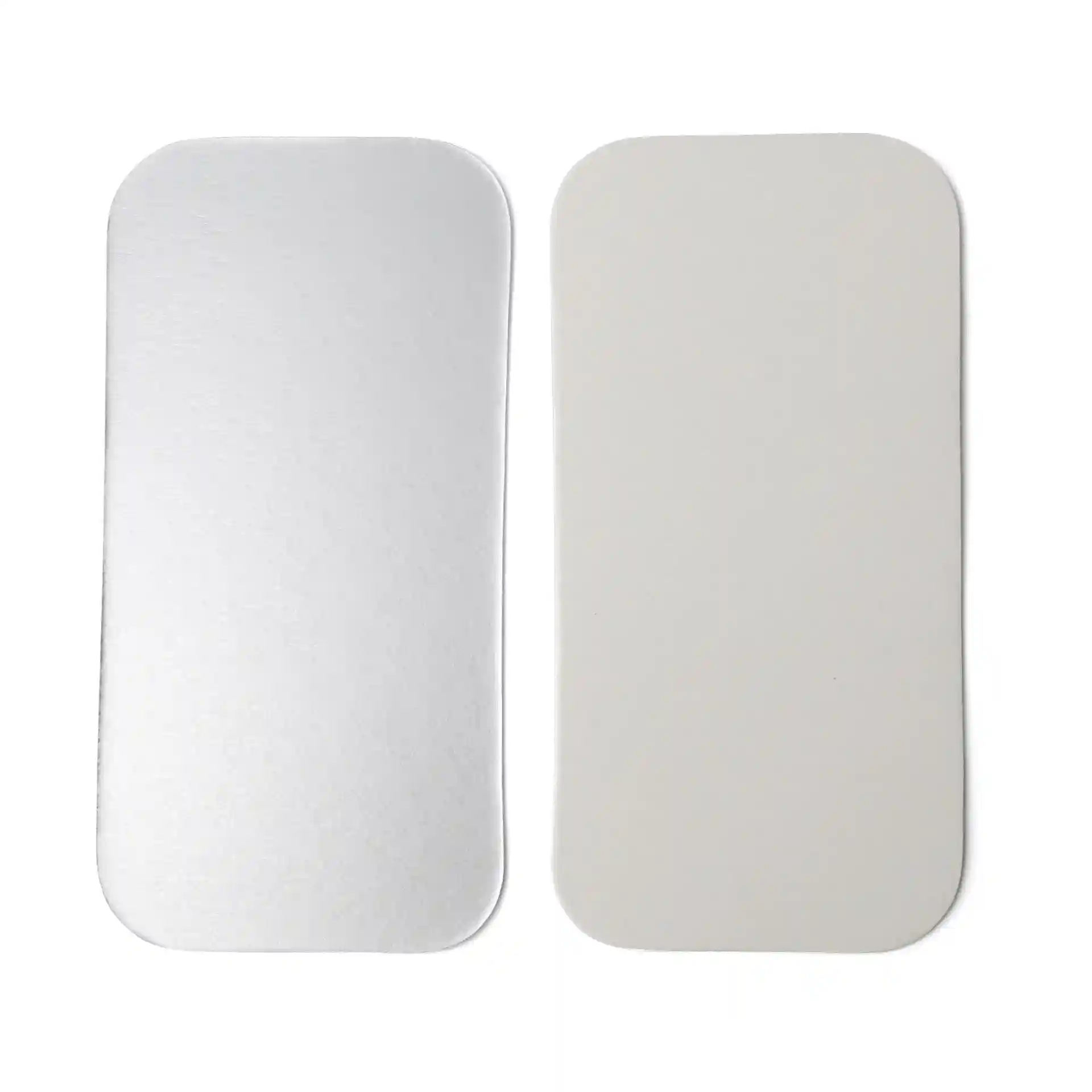 Image of two rectangular lids, one silver aluminium and one white cardboard, both designed for a 900 ml container.