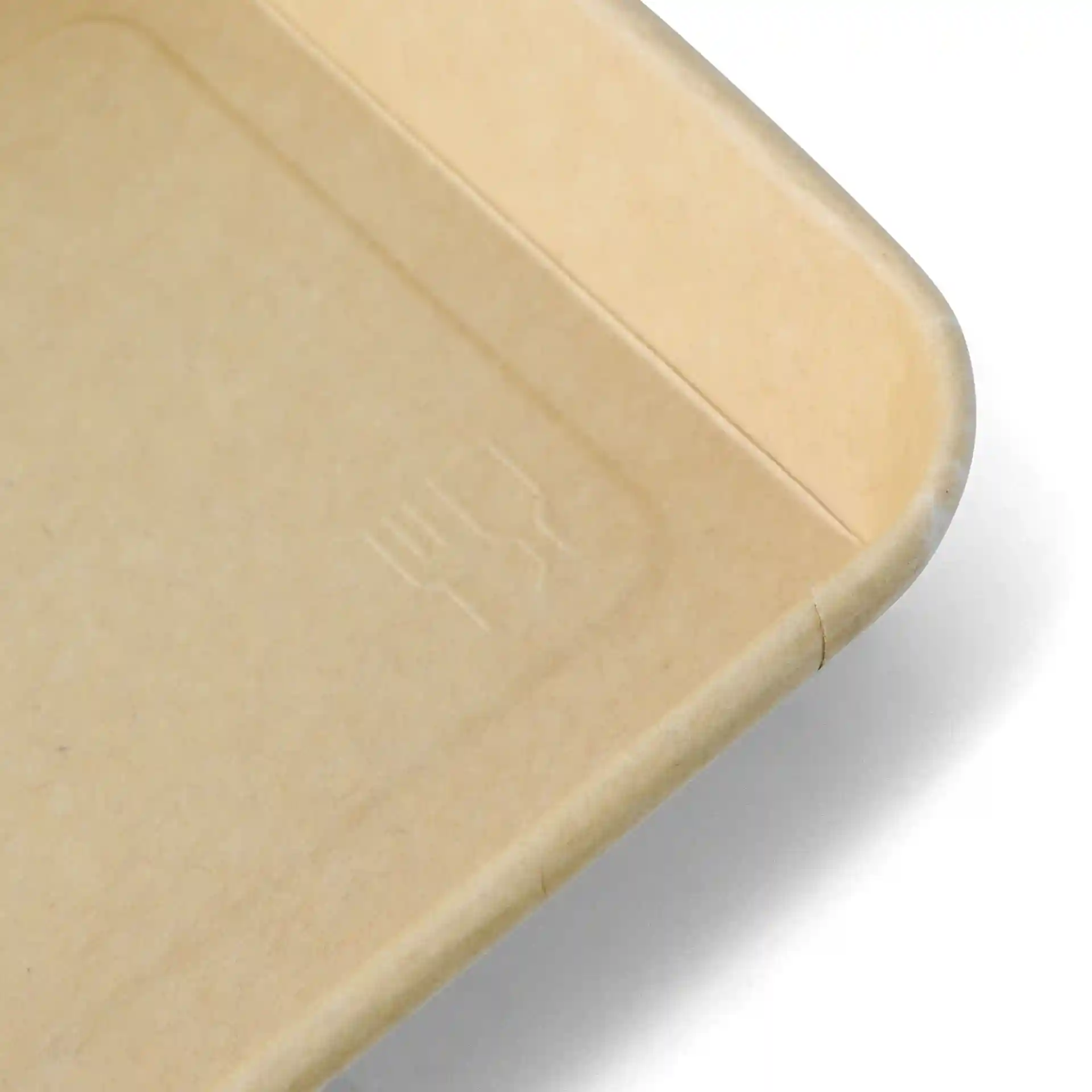 Brown sushi box with a PE-coated surface, measuring 18.5 x 13 x 2.5 cm, showing a corner detail.