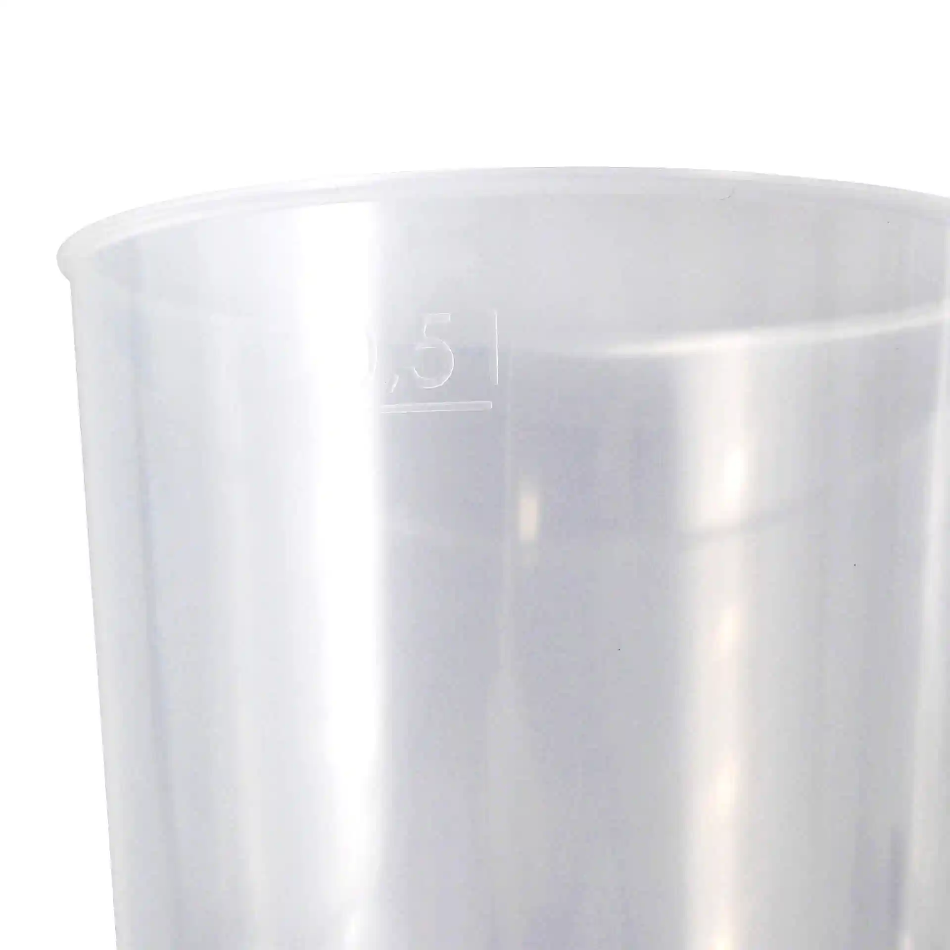 Clear reusable cup with a height of 136 mm and a diameter of 90 mm, showing a measurement marking for 500 ml.