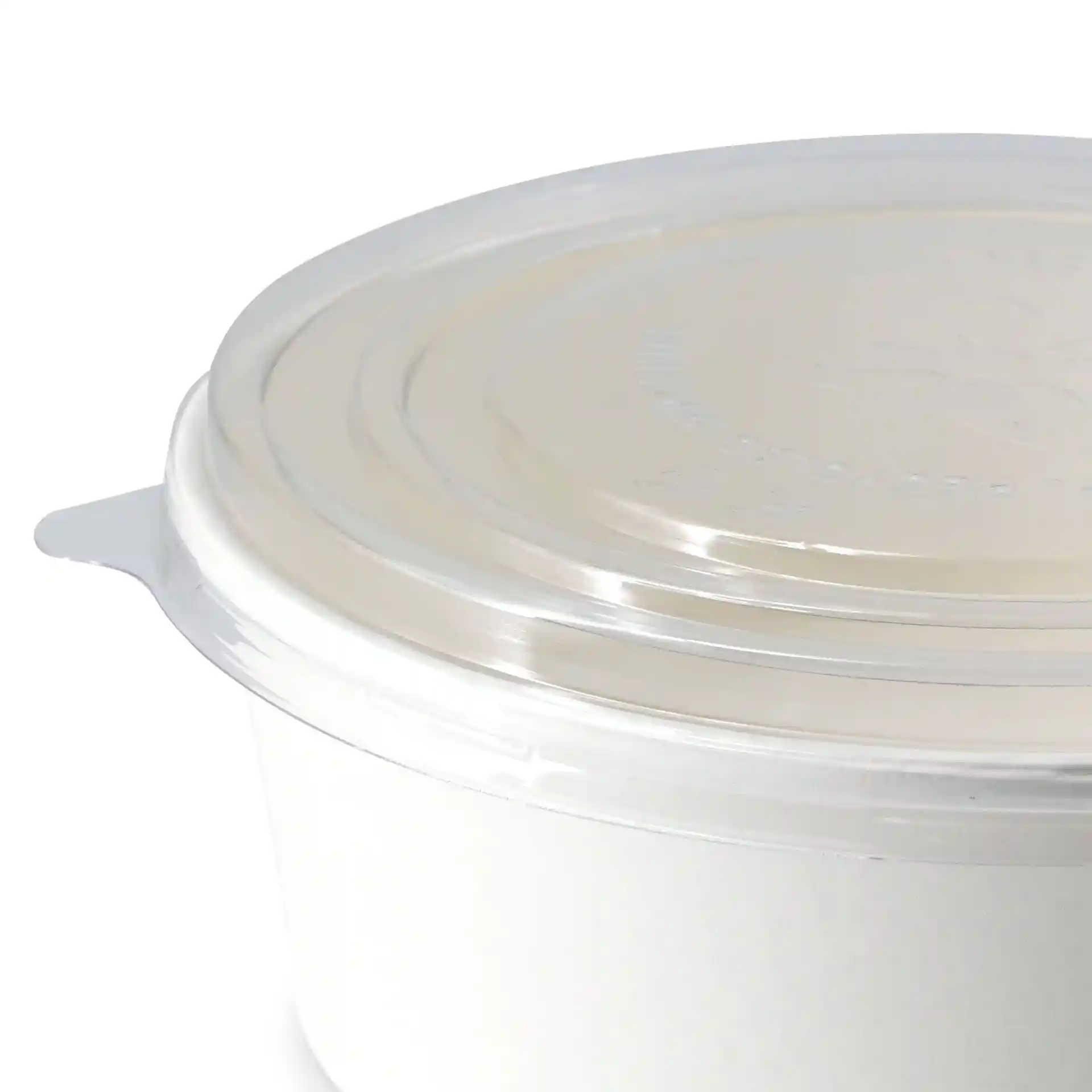 Transparent round cup lid made of rPET, with a diameter of 185 mm and a height of 21 mm.