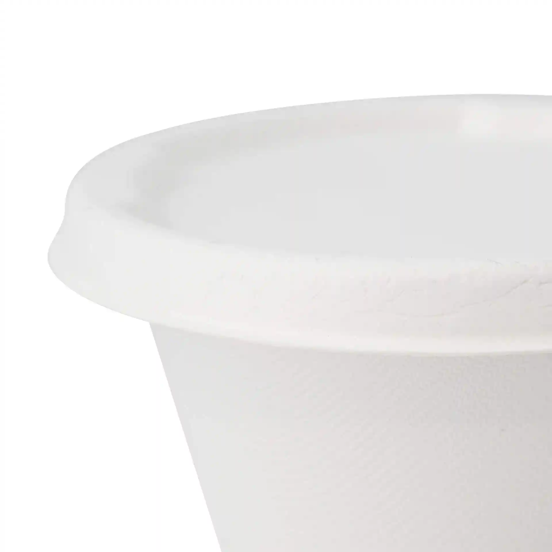 White round sugarcane lid with a diameter of 135 mm and a height of 12 mm.