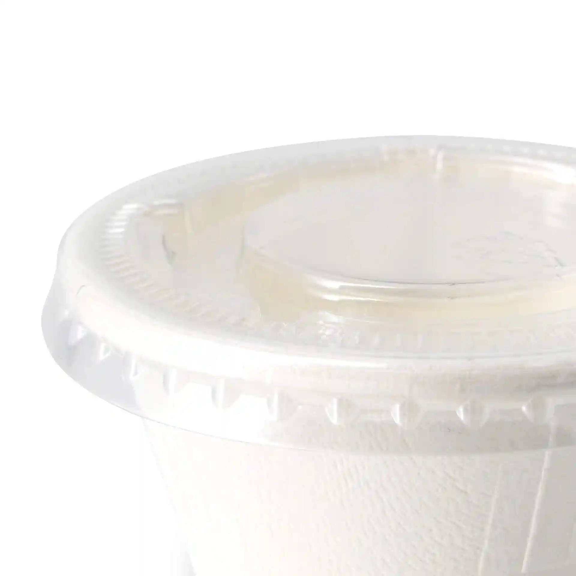 Clear round PET lid with a diameter of 62 mm, shown from an angled perspective.