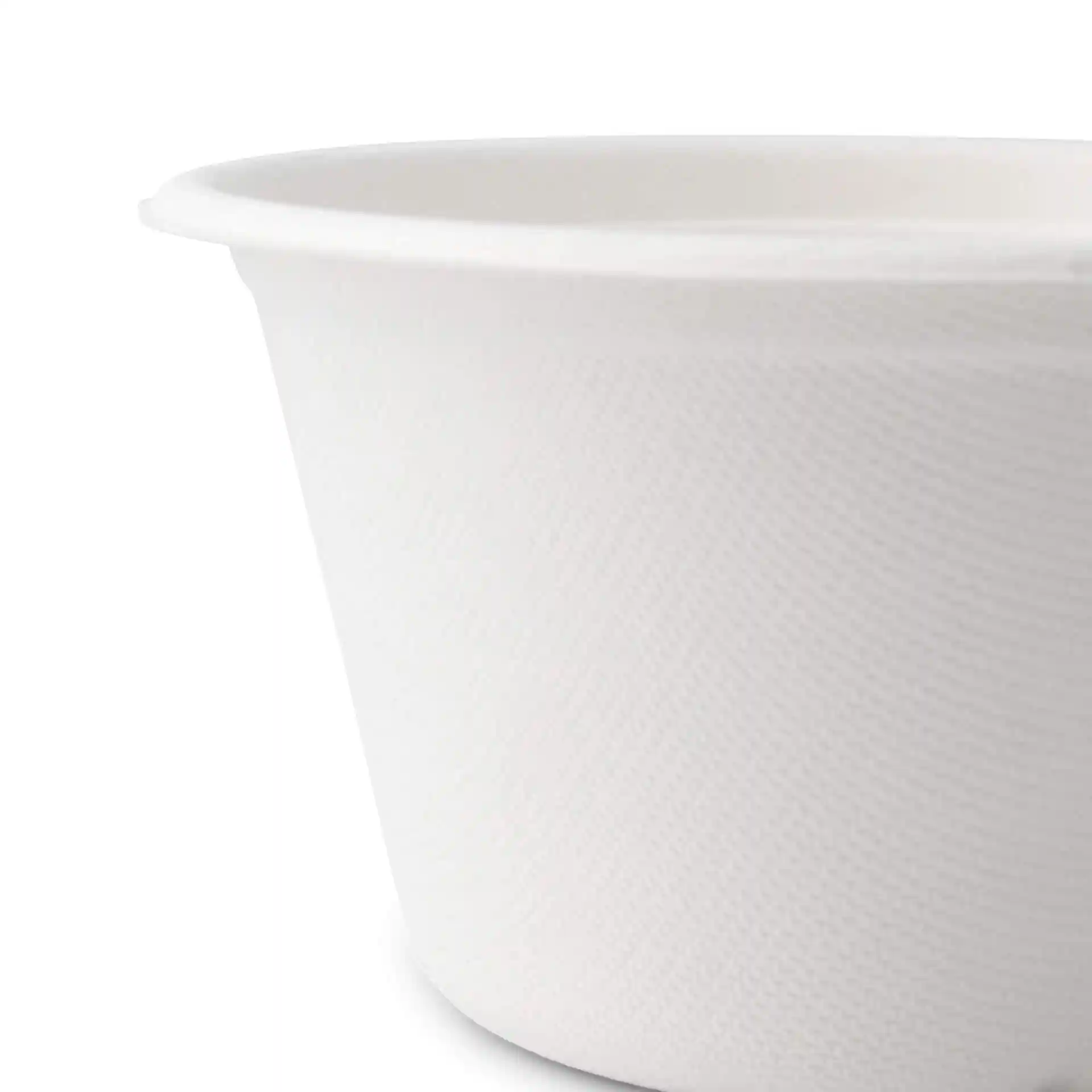 White sugarcane soup cup with a diameter of 135 mm and height of 76 mm, shown at an angle.
