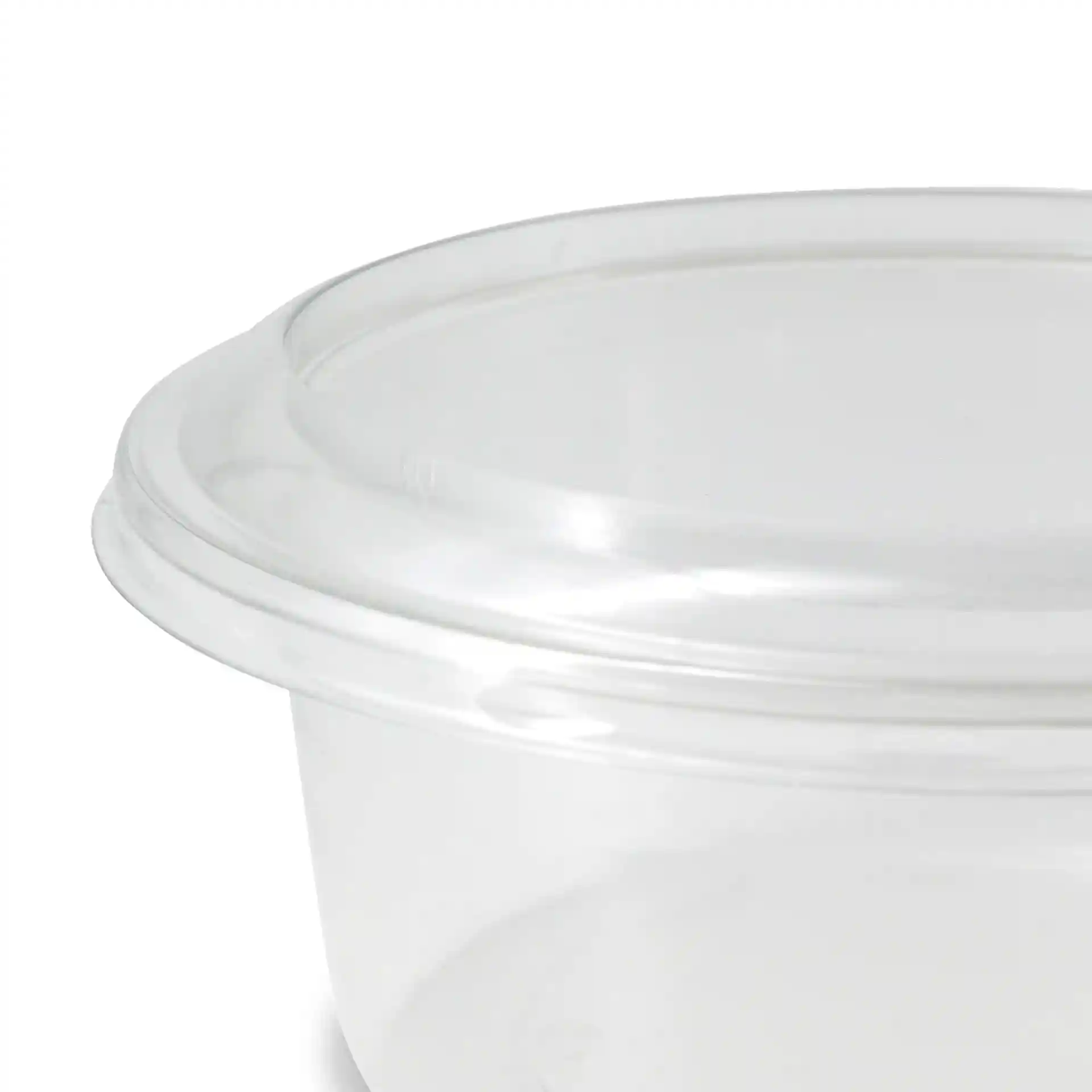 Transparent round rPET lid with a diameter of 123 mm and a height of 12 mm.